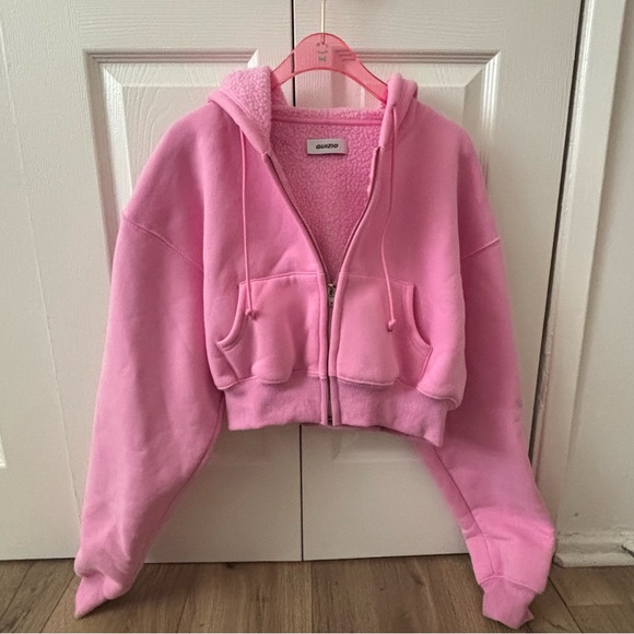 GUIZIO Pink Cropped Hoodie 💕 - Picture 4 of 6